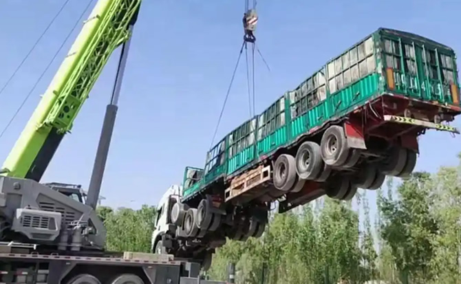 富顺道路脱困救援案例